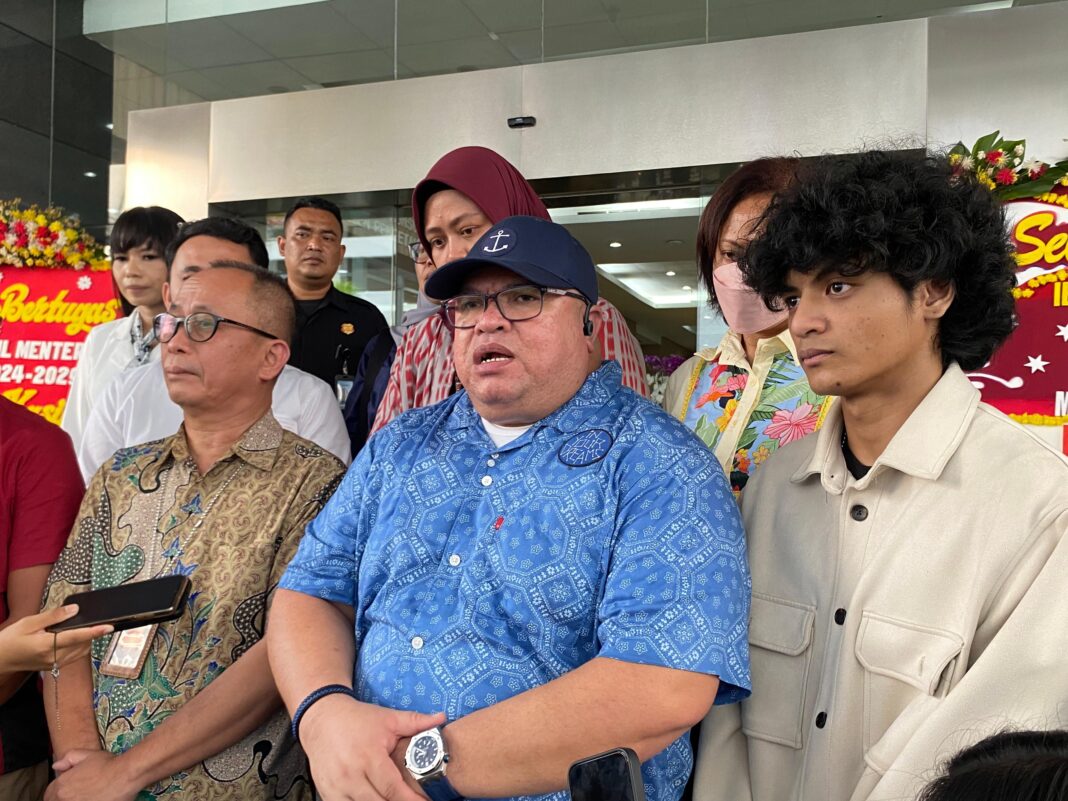 Camat Besuk Klarifikasi Video Viral Lansia di Jambangan, Bantah Dugaan Penelantaran oleh Anak