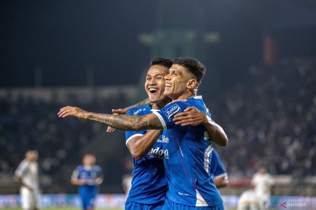 Adam Przybek Tak Dapat Bermain dalam Laga Persib Vs Semen Padang