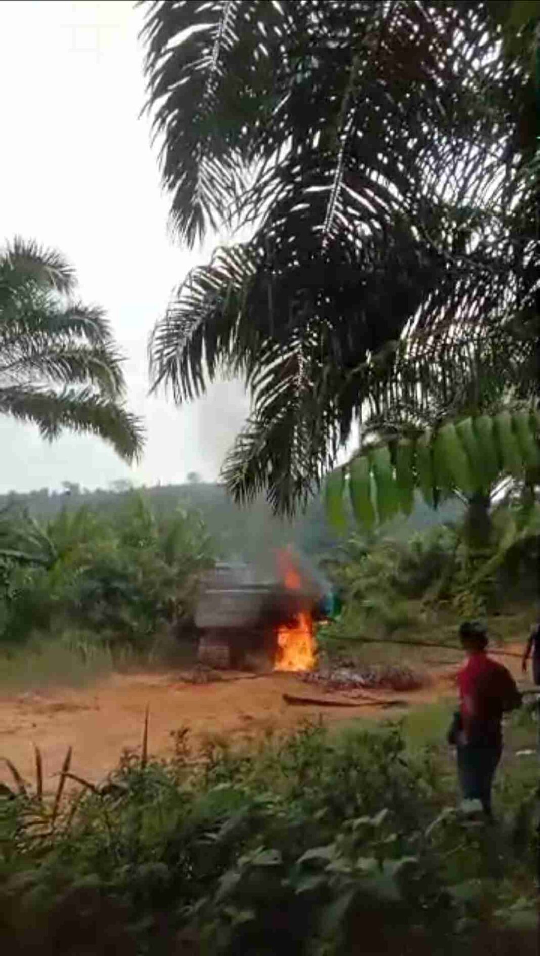 ARB dan Warga Jemaja Satu Meja