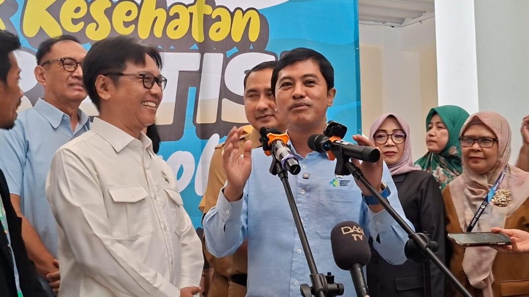 Hari Pertama CKG Sekolah, Wamenkes Kunjungi SD Prestasi Global Depok