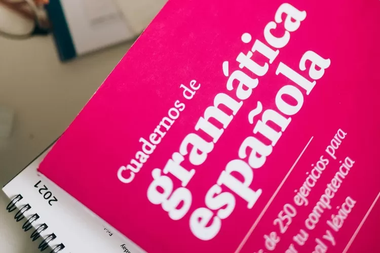 Perlukah Bahasa Portugis Jadi Prioritas di Pendidikan Indonesia?