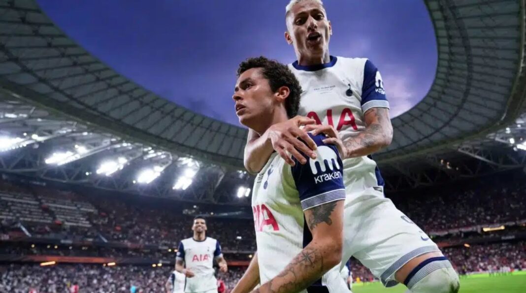 Manchester United Unggul 1-0 dari Tottenham di Babak Pertama