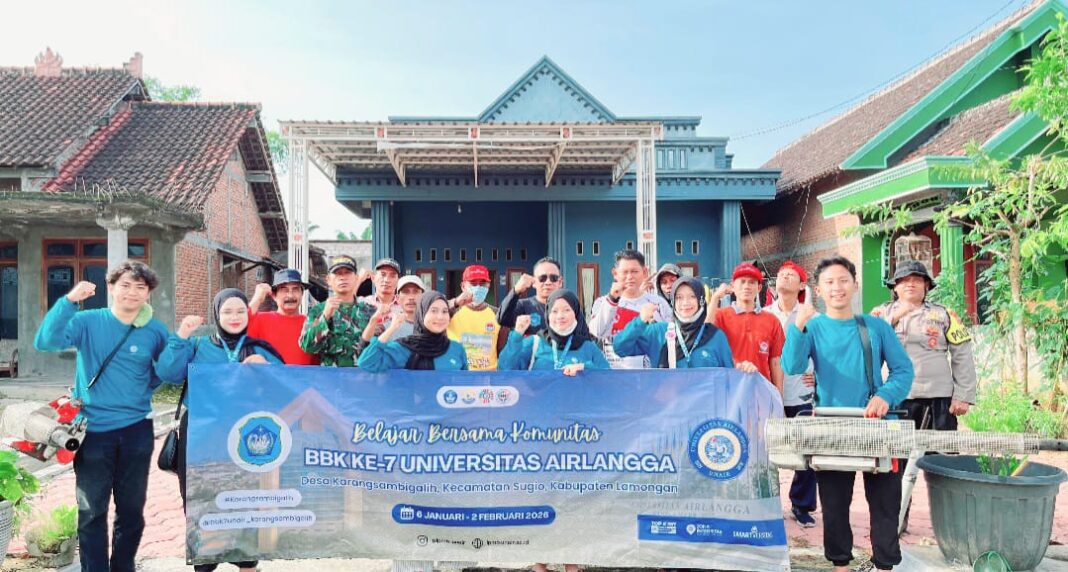 Cegah DBD, Koramil Sugio Bersinergi Lakukan Fogging Massal di Desa Karangsambigaleh